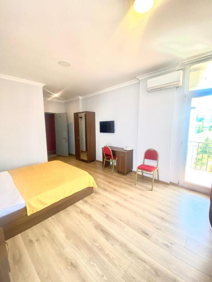 Mimino Aparthotel Batumi Esterno foto