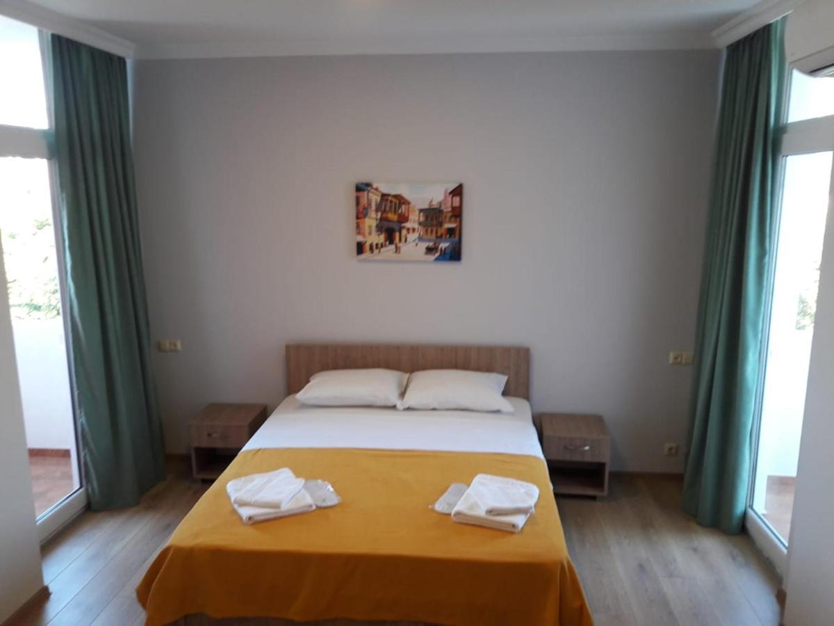Mimino Aparthotel Batumi Esterno foto